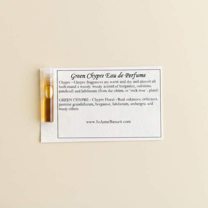 Green Chypre - Warm Cream Background