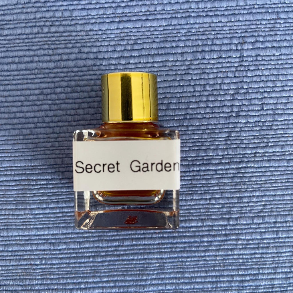 Secret Garden Botanical Perfume Oil: Natural Parfum In Oil Base, Tuberose, Jasmine, Damask Rose