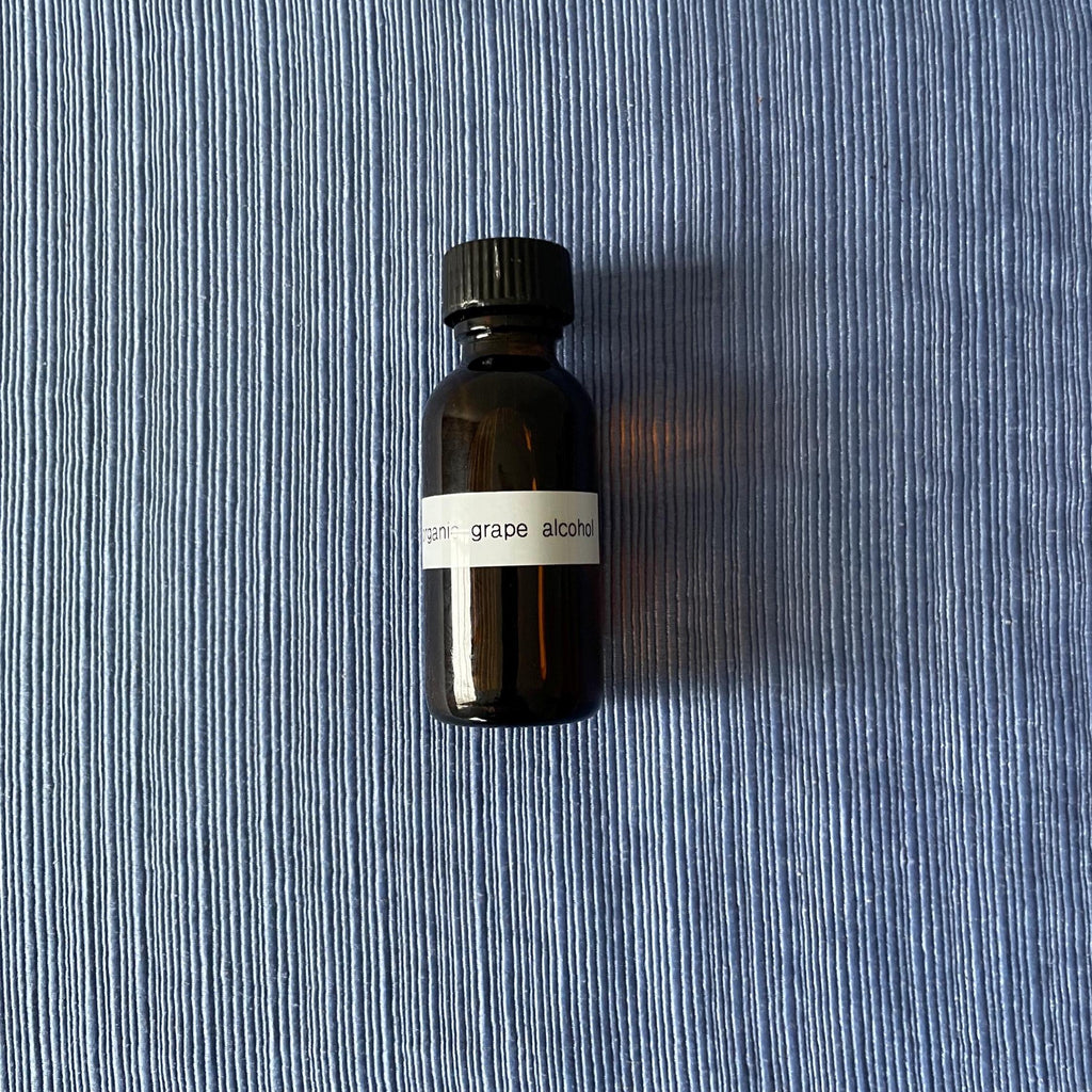 DIY Perfume Making Kit: Custom Scent Creation, Natural Essential oil, Atomizers with Grape Alcohol