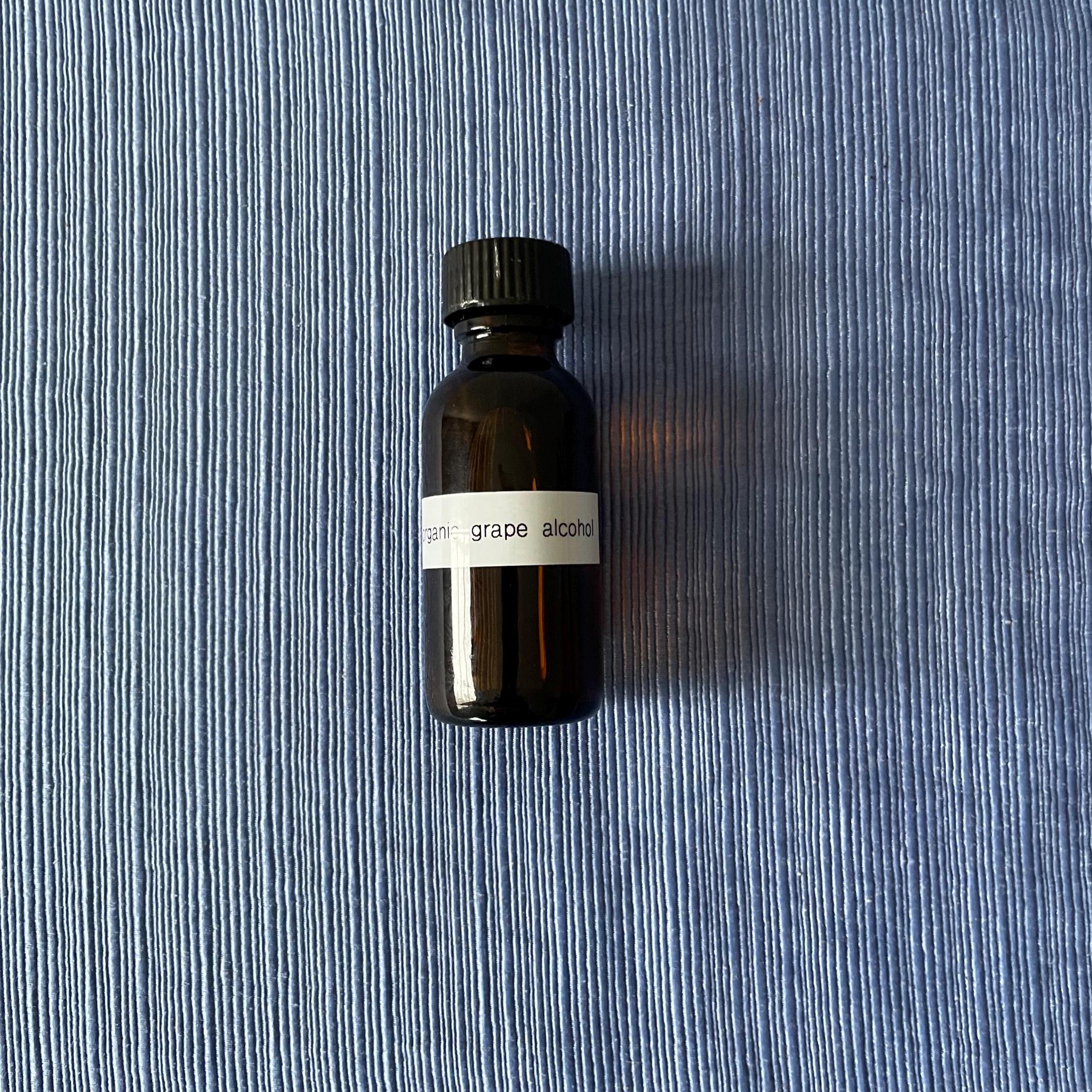 DIY Perfume Making Kit: Custom Scent Creation, Natural Essential oil, Atomizers with Grape Alcohol