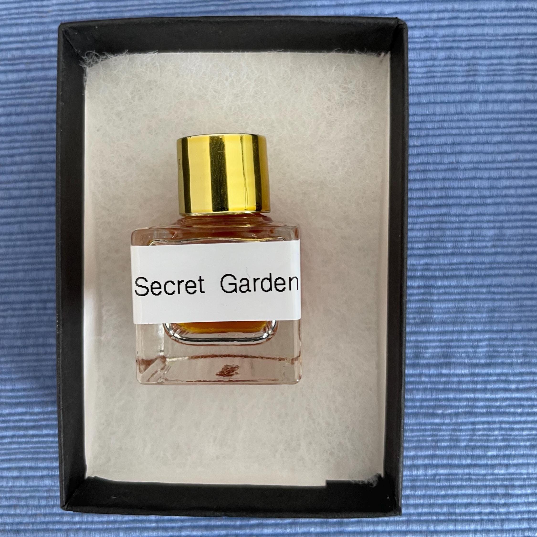 Secret Garden Botanical Perfume Oil: Natural Parfum In Oil Base, Tuberose, Jasmine, Damask Rose